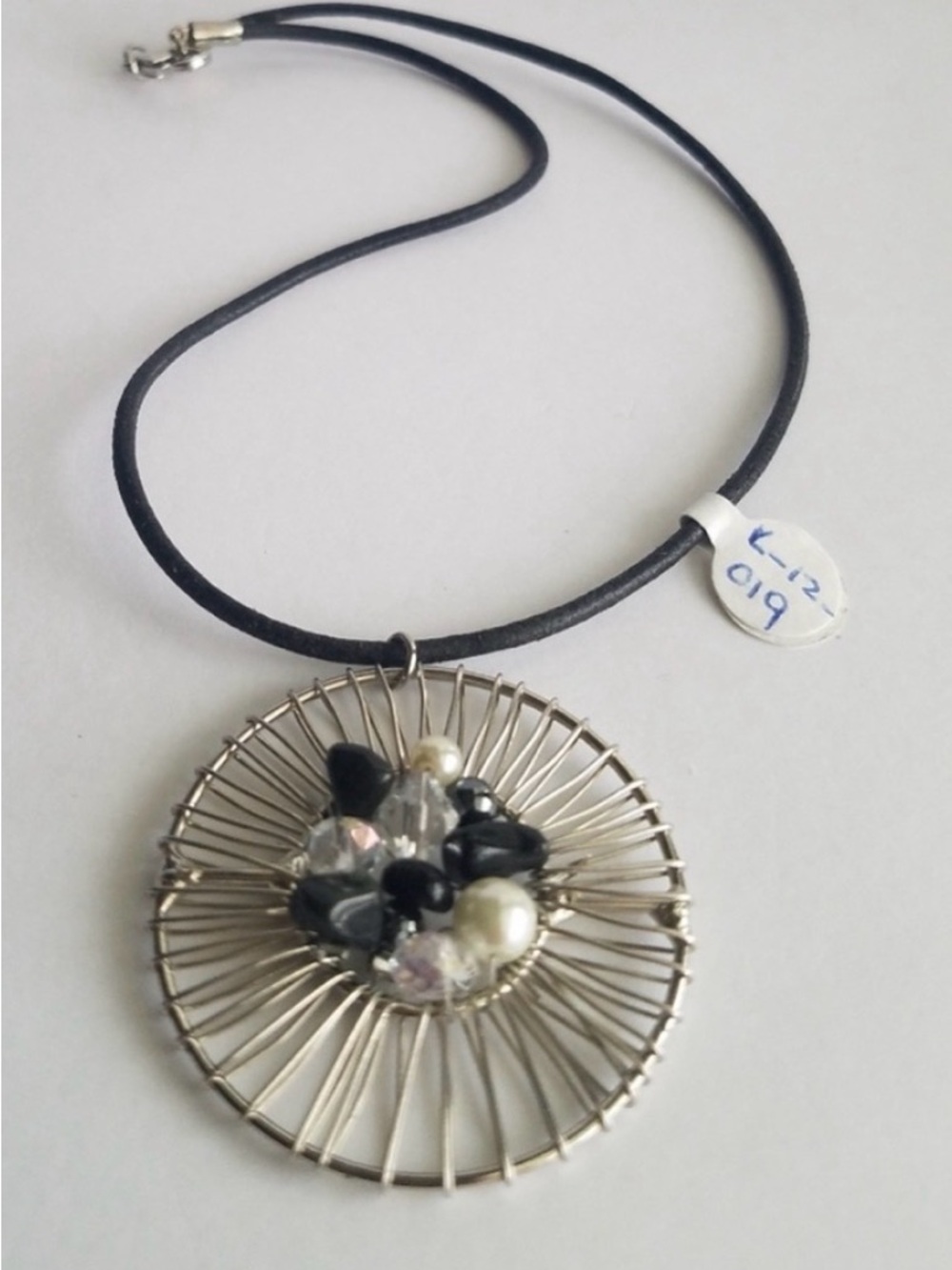Swarovski Elements Beaded Circle Pendant Necklace Choker on Black Leather NEW